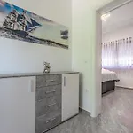 וילה Nina Malinska 150m From The Beach, Swimming Pool *