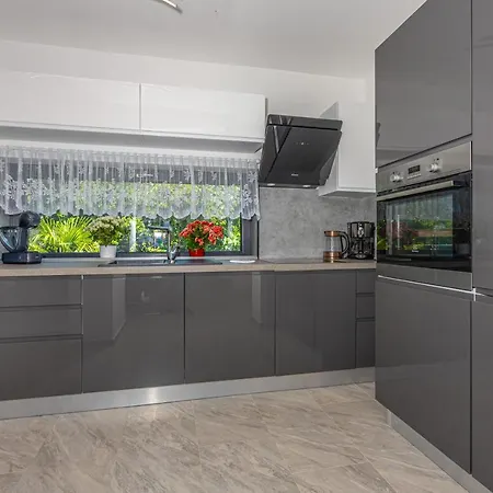 Nina Malinska 150m From The Beach, Swimming Pool Villa Vantacici