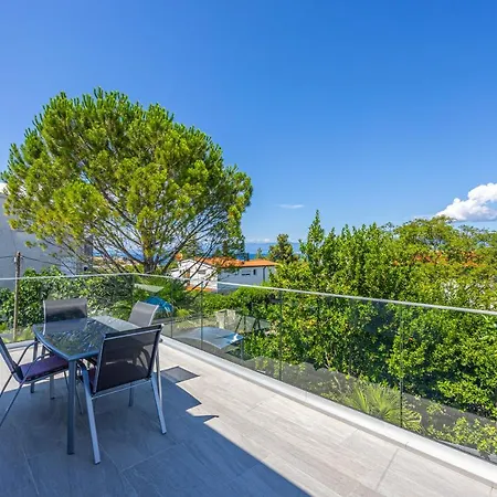 Nina Malinska 150m From The Beach, Swimming Pool Vantacici