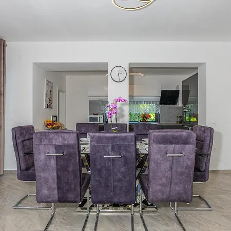 Nina Malinska 150m From The Beach, Swimming Pool *