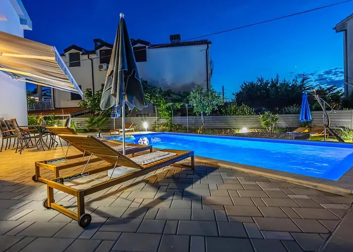 וילה Nina Malinska 150m From The Beach, Swimming Pool