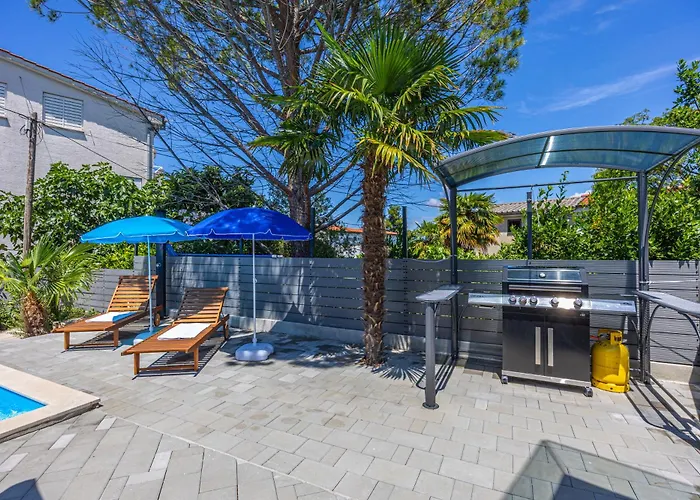Nina Malinska 150m From The Beach, Swimming Pool *