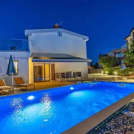 Nina Malinska 150m From The Beach, Swimming Pool Villa *