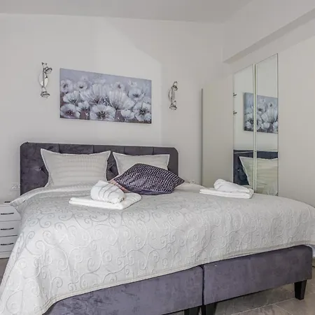 Nina Malinska 150m From The Beach, Swimming Pool *