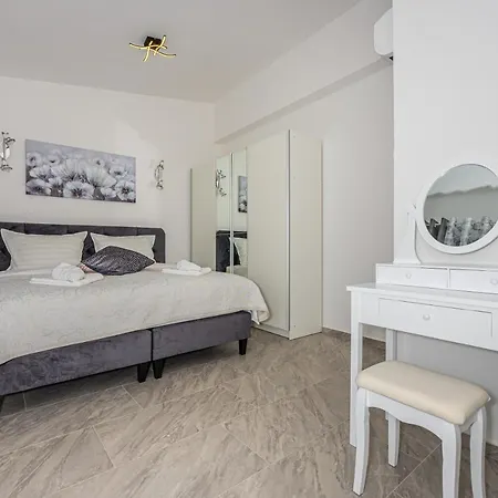 Nina Malinska 150m From The Beach, Swimming Pool *