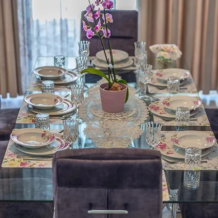 Villa Nina Malinska 150m From The Beach, Swimming Pool