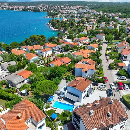 Nina Malinska 150m From The Beach, Swimming Pool Villa Vantačići