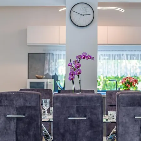 Nina Malinska 150m From The Beach, Swimming Pool * Vantačići