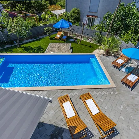 Nina Malinska 150m From The Beach, Swimming Pool Villa Vantačići