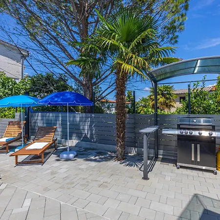 Nina Malinska 150m From The Beach, Swimming Pool *