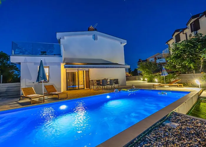 Nina Malinska 150m From The Beach, Swimming Pool 빌라 *