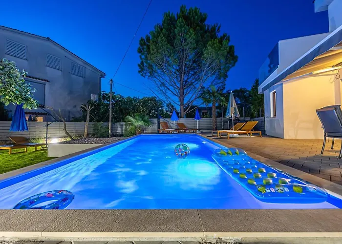 Nina Malinska 150m From The Beach, Swimming Pool *