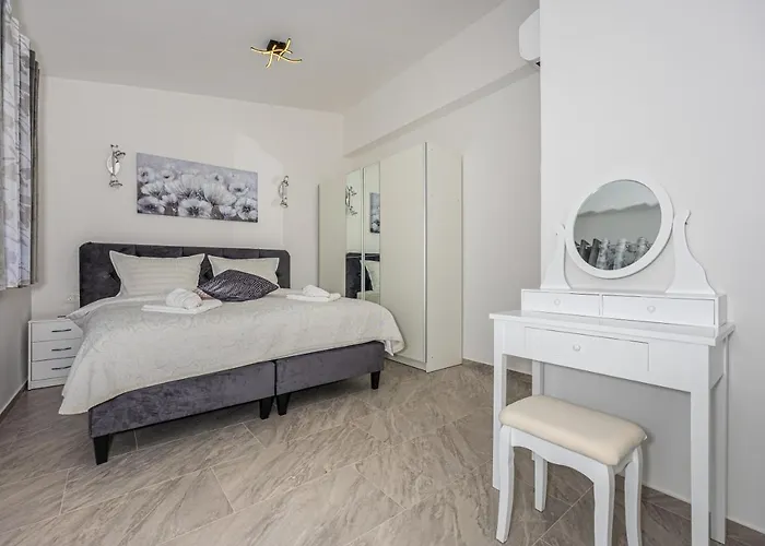 Nina Malinska 150m From The Beach, Swimming Pool *