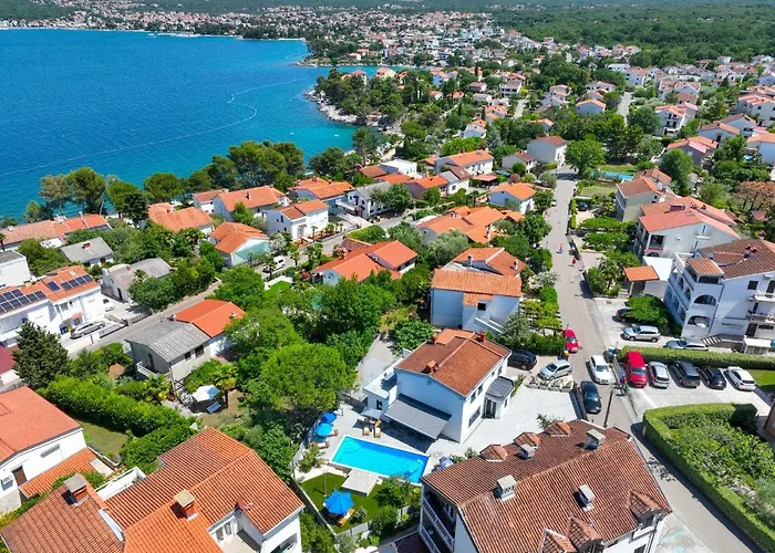 Nina Malinska 150m From The Beach, Swimming Pool 빌라 반타치치