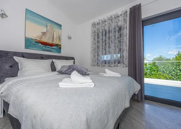 빌라 Nina Malinska 150m From The Beach, Swimming Pool 반타치치