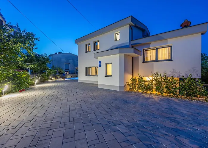 Nina Malinska 150m From The Beach, Swimming Pool *