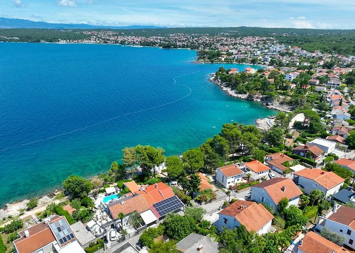 Willa Nina Malinska 150m From The Beach, Swimming Pool